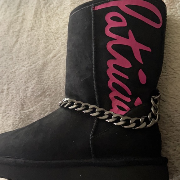 UGG Patricia Fields rare Black and hot pink chain 6 - Picture 6 of 13